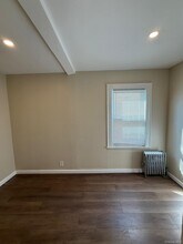 221-29 106th Ave in Queens, NY - Foto de edificio - Building Photo