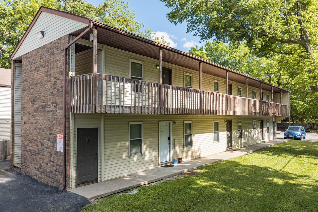 McDaniel Street Apartments in Springfield, MO - Building Photo