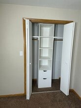 400 Rainbow Dr, Unit Apartment 3 in Peshtigo, WI - Foto de edificio - Building Photo