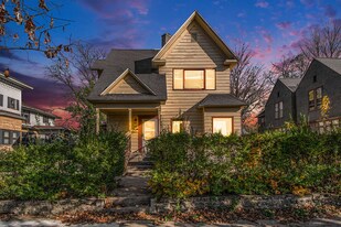 144 College Ave NE, Unit 144 in Grand Rapids, MI - Building Photo