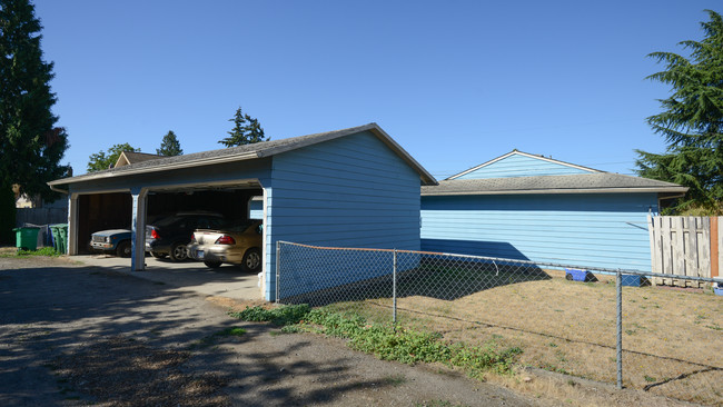 5440 SE 87th Ave in Portland, OR - Building Photo - Building Photo