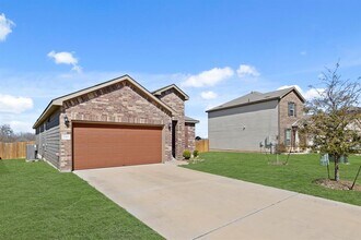 240 Bedford Falls Ln in Jarrell, TX - Building Photo - Building Photo