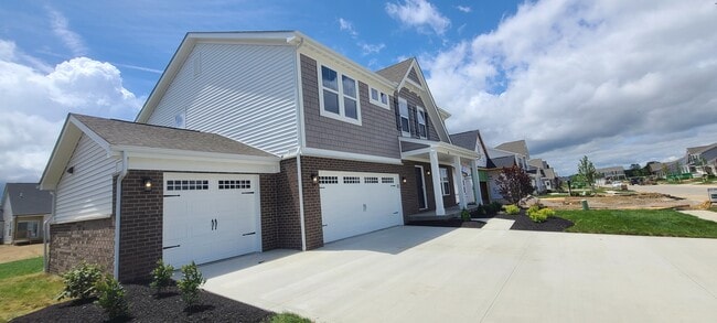 8985 Hawk Hill Way in Plain City, OH - Building Photo - Building Photo