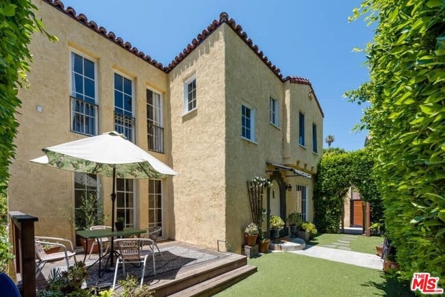 property at 1445 Murray Dr