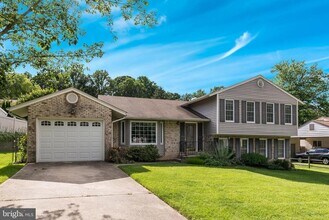 8722 Litwalton Ct in Vienna, VA - Foto de edificio - Building Photo