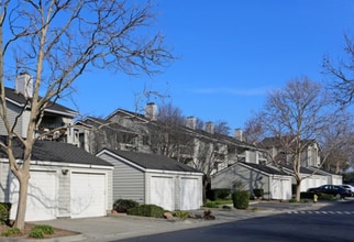 7595 Canyon Meadows Cir-Unit -7595-B in Pleasanton, CA - Building Photo - Building Photo