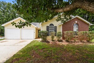 3209 Lower Creek Dr in Douglasville, GA - Building Photo