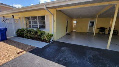 505 Manatee Ct in Venice, FL - Building Photo - Building Photo