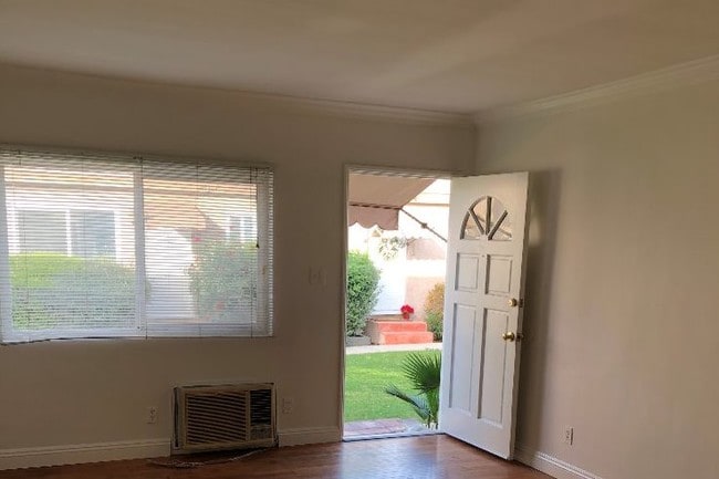 5549 Costello Ave, Unit 1/2 in Los Angeles, CA - Building Photo - Building Photo