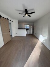 1540 NE 118th St in Miami, FL - Foto de edificio - Building Photo