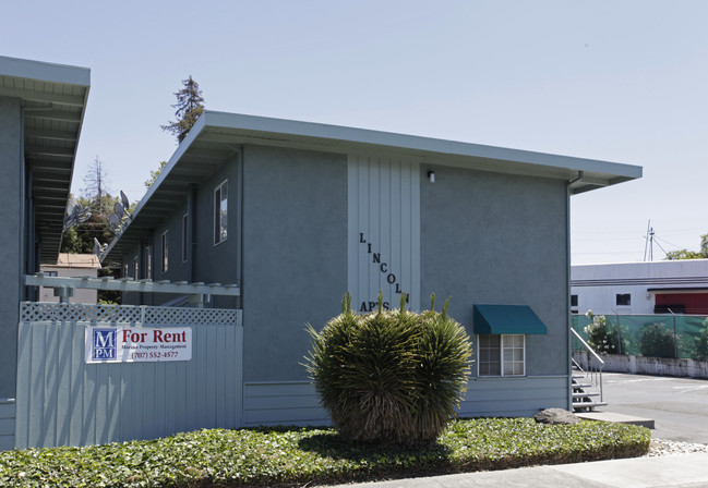 Lincoln Apartments in Vallejo, CA - Building Photo - Building Photo