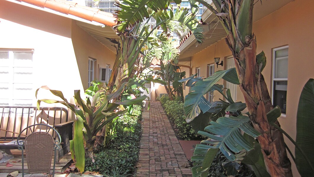 201 S Ocean Blvd in Boca Raton, FL - Building Photo