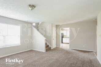 6312 Hazelhatch Dr in Indianapolis, IN - Foto de edificio - Building Photo