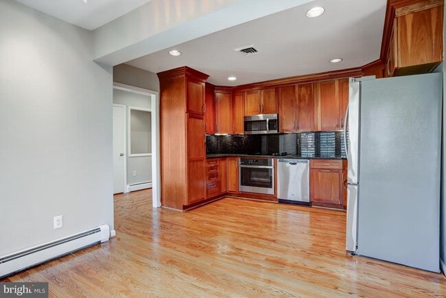 7525 Salem Rd in Falls Church, VA - Building Photo - Building Photo