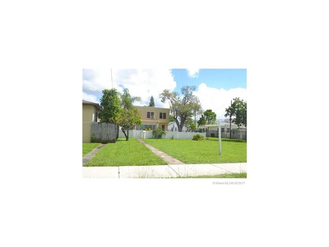 1944 Taylor St in Hollywood, FL - Foto de edificio - Building Photo