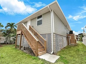 627 E Palm Ave in Goodland, FL - Building Photo - Building Photo