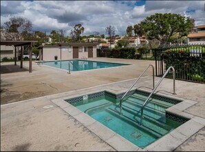 6600 Reservoir Ln in San Diego, CA - Building Photo - Building Photo