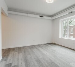 1704 W Glenlake Ave in Chicago, IL - Building Photo - Building Photo
