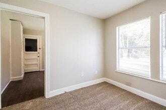 706 E Humble St in Baytown, TX - Building Photo - Building Photo