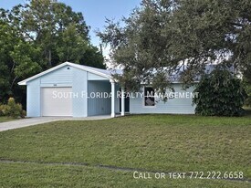 541 SE Penn Ave in Port St. Lucie, FL - Building Photo