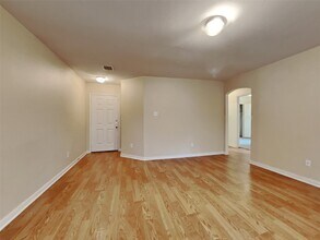 4111 Medina River Ct in Spring, TX - Building Photo - Building Photo