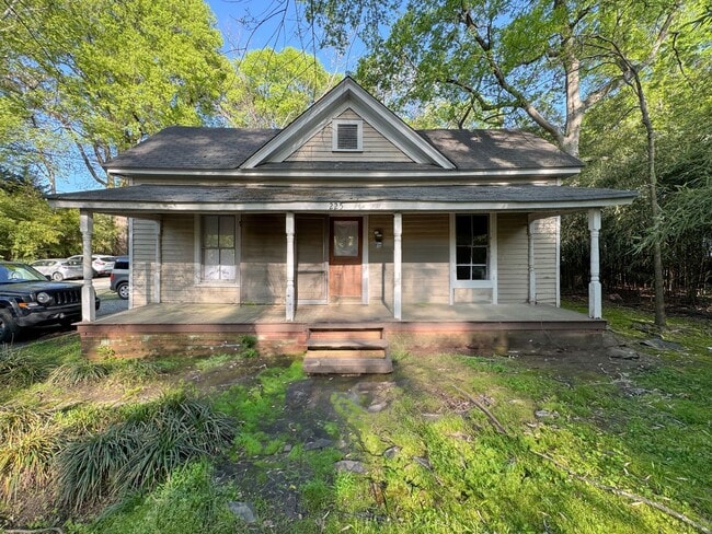 225 Edgar St