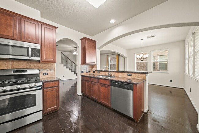 property at 4027 Waterford Ln