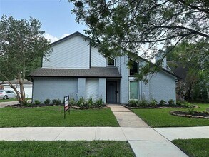 2283 Woodland Springs St in Houston, TX - Foto de edificio - Building Photo