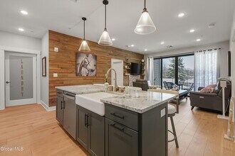 116 West Ave in Saratoga Springs, NY - Foto de edificio - Building Photo