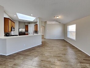 11017 Deer Trail in Fort Worth, TX - Foto de edificio - Building Photo
