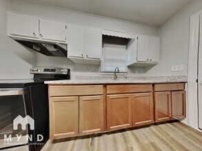 1720 Finchley Dr in Charlotte, NC - Foto de edificio - Building Photo