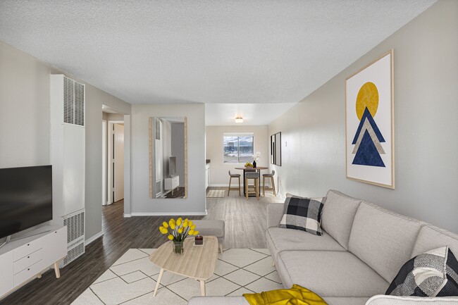 Peavine Peak Apartments in Reno, NV - Building Photo - Building Photo