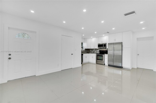 4740 NE 2nd Terrace in Pompano Beach, FL - Building Photo - Building Photo