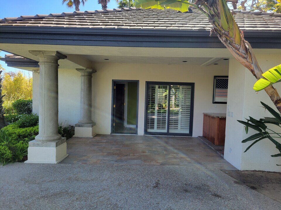 3901 Stonebridge Ln, Unit casita in Rancho Santa Fe, CA - Foto de edificio