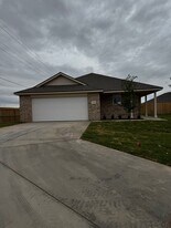4201 Sunset St in Amarillo, TX - Building Photo