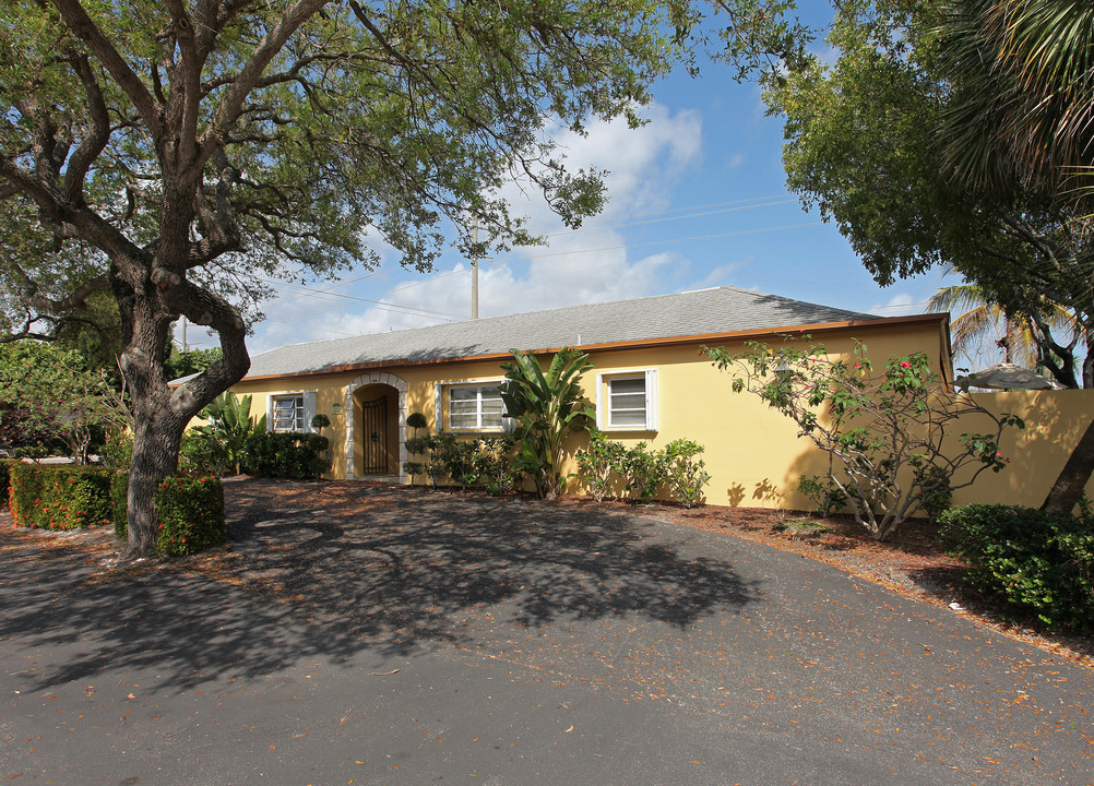 French Quarter Apartments in Boca Raton, FL - Building Photo