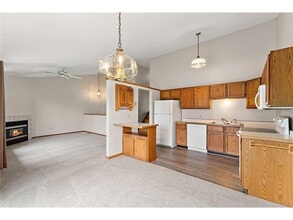 1895 Deer Hills Trail in Eagan, MN - Building Photo - Building Photo