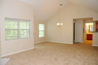 5812 Wyndham Cir in Columbia, MD - Building Photo - Building Photo