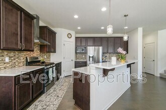 W242N5663 Simona Dr in Sussex, WI - Building Photo - Building Photo
