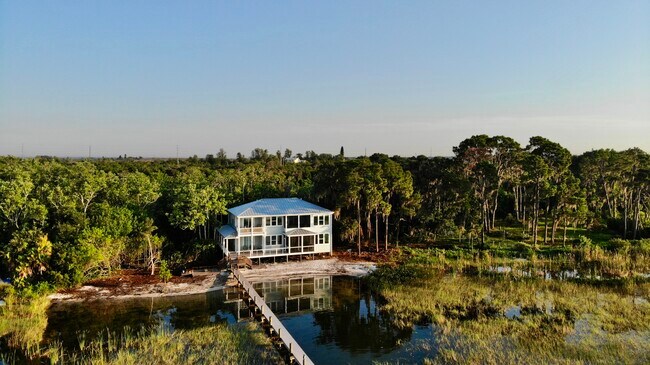 424 Lake Mirror Dr in Lake Placid, FL - Building Photo - Building Photo
