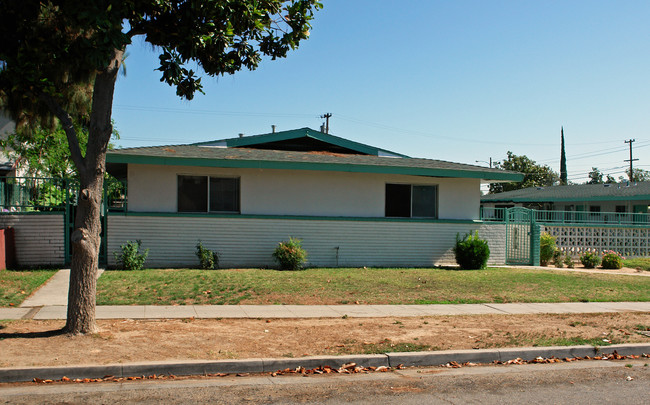 Princeton Terrace in Fresno, CA - Foto de edificio - Building Photo