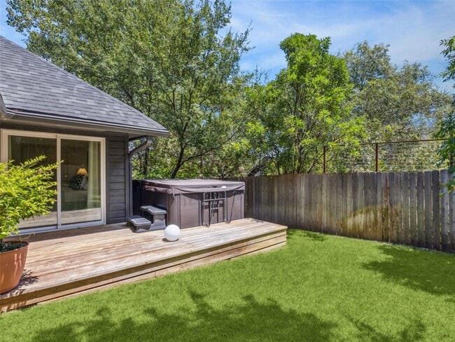 3911 Dry Creek Dr in Austin, TX - Building Photo - Building Photo