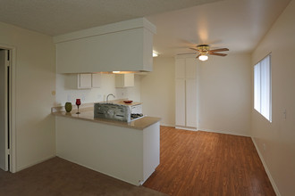 Orange Plaza in Orange, CA - Building Photo - Interior Photo