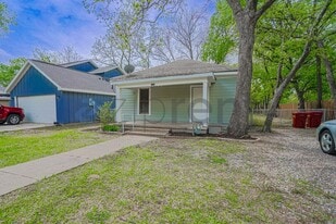1006 S Throckmorton St in Sherman, TX - Building Photo