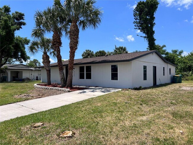 4123 Michel Tree St in Port Charlotte, FL - Building Photo - Building Photo