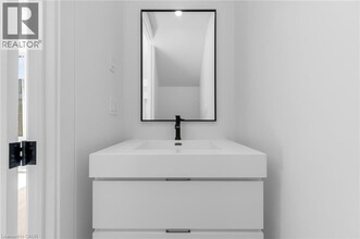 88 EVERETT Cmn in St Catharines, ON - Building Photo - Building Photo