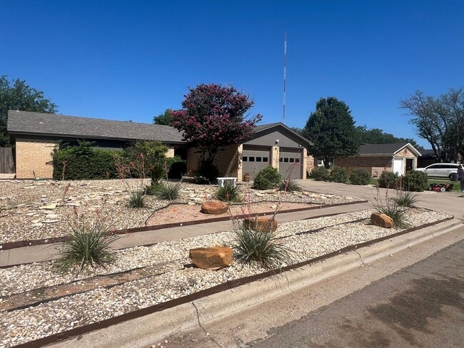 property at 7814 Vernon Ave