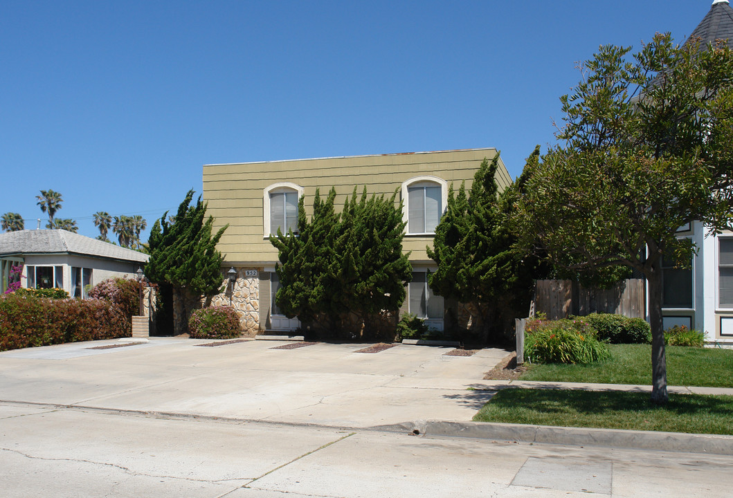 952 Reed Ave in San Diego, CA - Foto de edificio