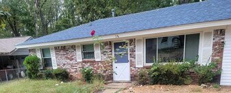 38 Southern Oaks Dr in Little Rock, AR - Building Photo