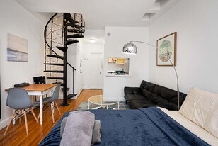 328 E 74th St, Unit SI ID1032014P in New York, NY - Building Photo